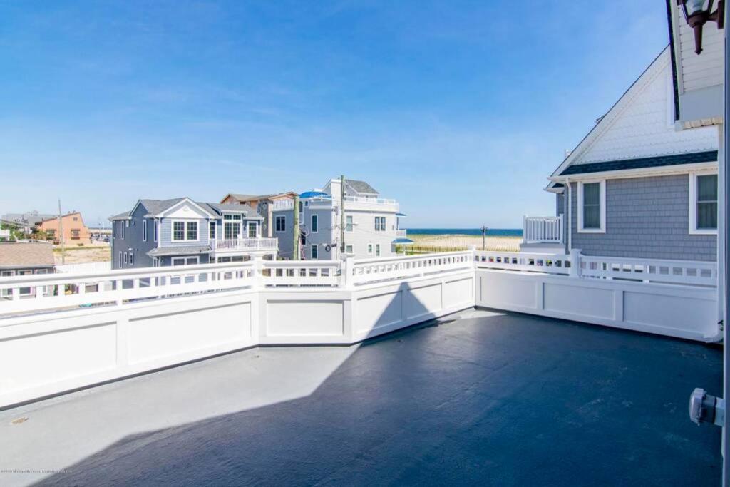 Ocean And Beach Views From Five Decks In Ortley Beach Seaside Heights Exterior photo
